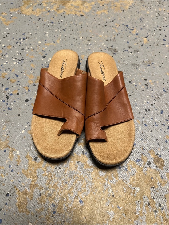 Trotters Shoes - Trotters Regina Sandals
